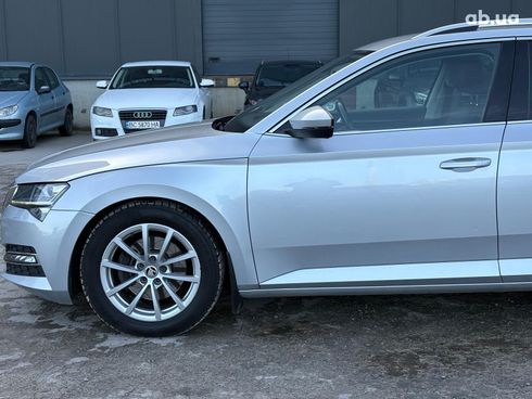Skoda Superb 2019 серый - фото 15