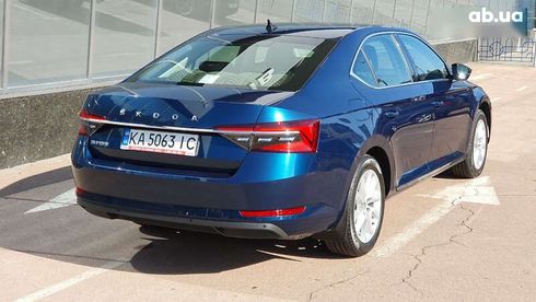Skoda Superb 2021 - фото 3