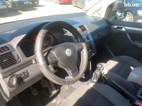 Volkswagen Touran 2009 черный - фото 29
