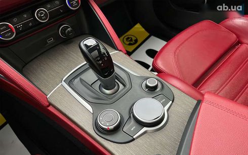 Alfa Romeo Stelvio 2017 - фото 27