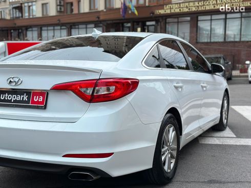 Hyundai Sonata 2017 белый - фото 12