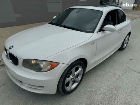 BMW 1 серия 2009 белый - фото 2