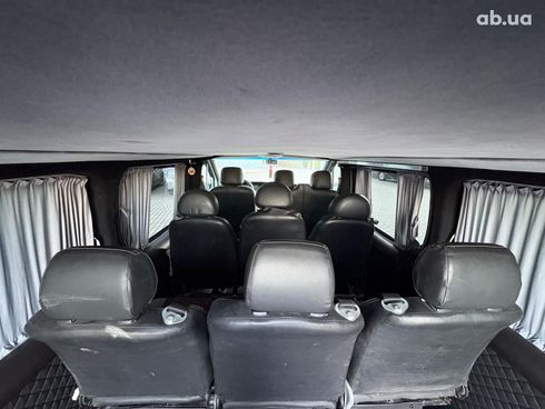 Opel Vivaro 2009 белый - фото 36