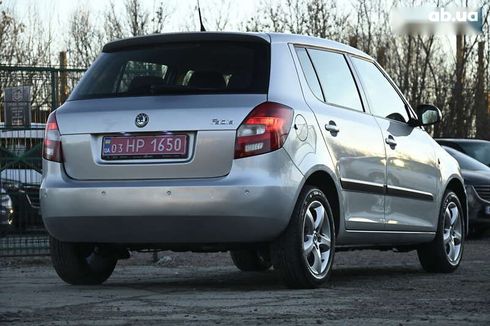 Skoda Fabia 2008 - фото 13