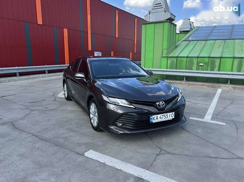 Toyota Camry 2019 - фото 3