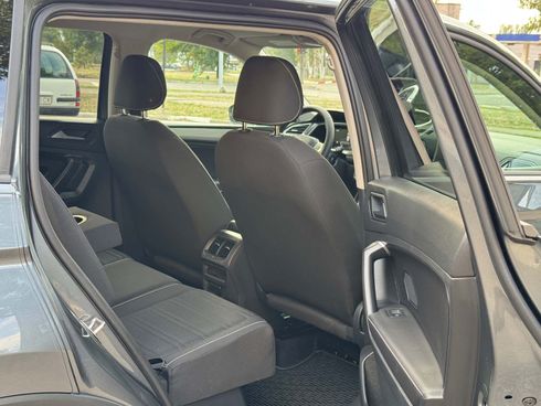 Volkswagen Tiguan 2023 серый - фото 15