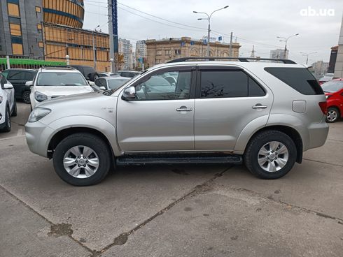 Toyota Fortuner 2006 серый - фото 3