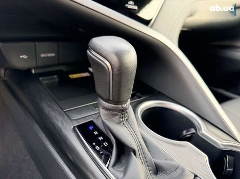Toyota Camry 2023 - фото 19