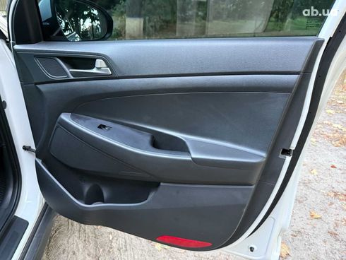 Hyundai Tucson 2017 белый - фото 22