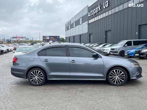 Volkswagen Jetta 2016 серый - фото 4