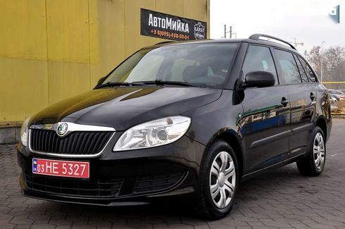 Skoda Fabia 2012 - фото 2