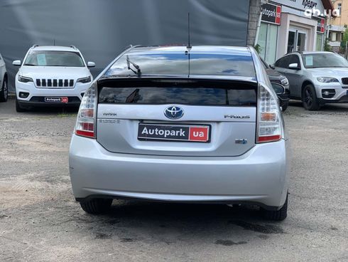 Toyota Prius 2010 серый - фото 11
