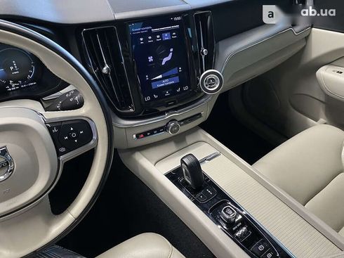 Volvo XC60 2019 - фото 24