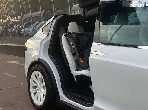 Tesla Model X 2020 - фото 16