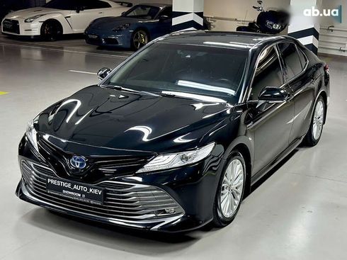 Toyota Camry 2020 - фото 10