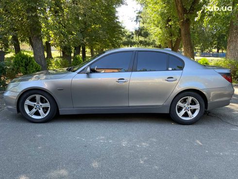 BMW 5 серия 2005 серый - фото 12