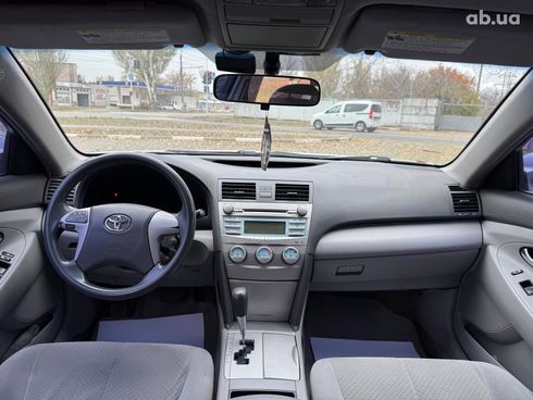 Toyota Camry 2007 серый - фото 17