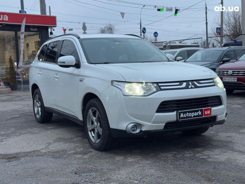 Mitsubishi Outlander 2014 белый - фото 4