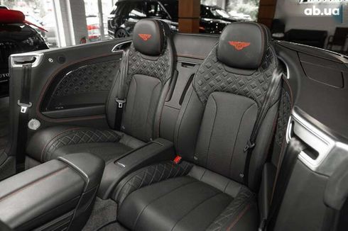 Bentley Continental GT 2022 - фото 27