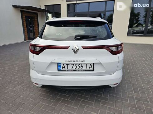 Renault Megane 2019 - фото 12