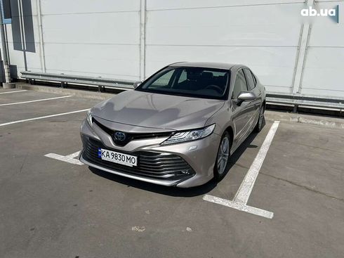 Toyota Camry 2019 - фото 4