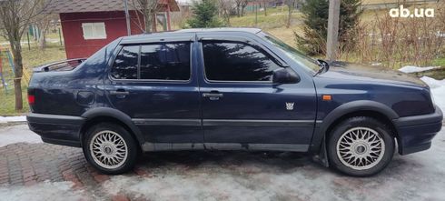 Volkswagen Vento 1994 синий - фото 4