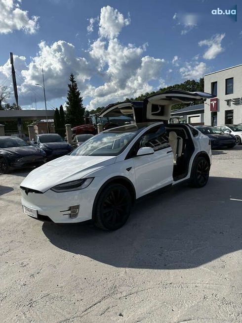 Tesla Model X 2018 - фото 13