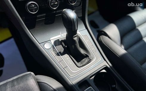 Volkswagen e-Golf 2020 - фото 19