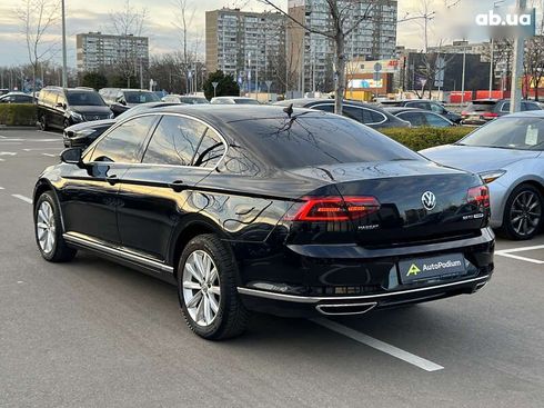 Volkswagen Passat 2016 - фото 11