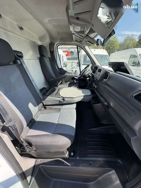 Renault Master 2021 - фото 23