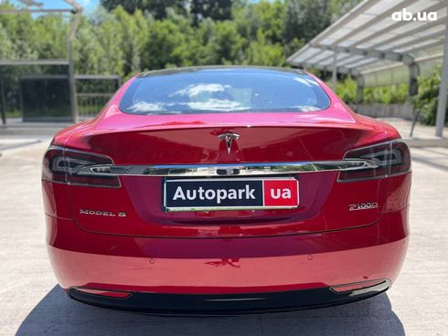 Tesla Model S 2018 красный - фото 6