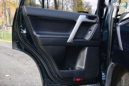 Toyota Land Cruiser Prado 2017 - фото 30
