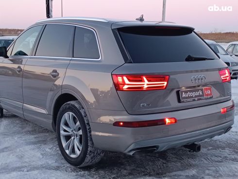 Audi Q7 2017 серый - фото 11