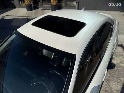 Lexus IS 2017 - фото 10