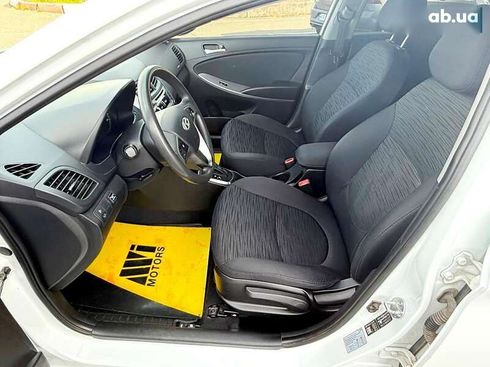 Hyundai Solaris 2016 - фото 21
