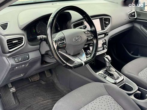 Hyundai Ioniq 2017 - фото 18
