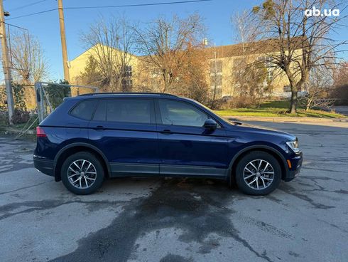 Volkswagen Tiguan 2020 синий - фото 4