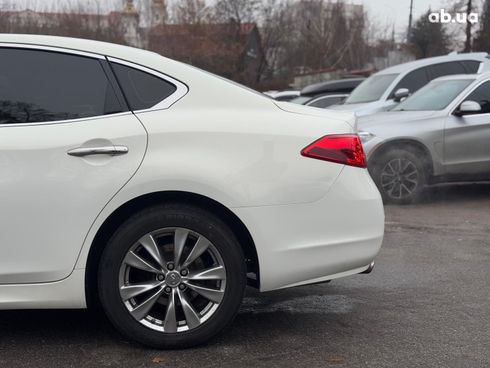 Infiniti Q70 2013 белый - фото 8