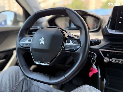 Peugeot 2008 2021 серый - фото 30