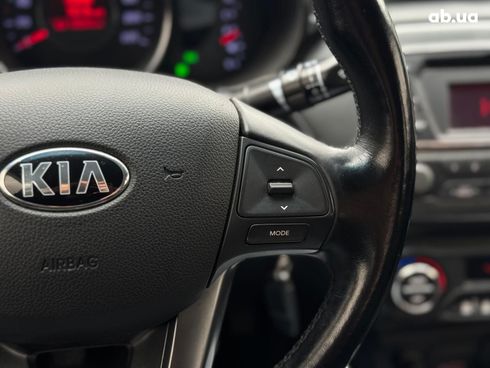 Kia Rio 2013 белый - фото 32