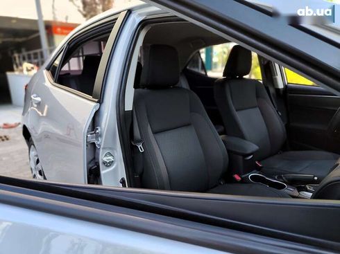 Toyota Corolla 2019 - фото 29