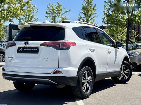 Toyota RAV4 2017 - фото 11
