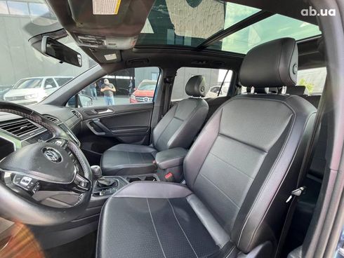 Volkswagen Tiguan 2018 синий - фото 47