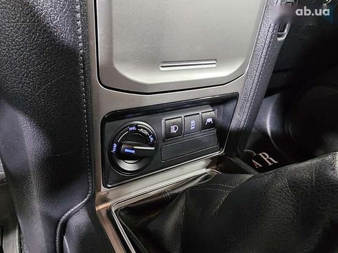 Toyota Land Cruiser Prado 2019 - фото 28
