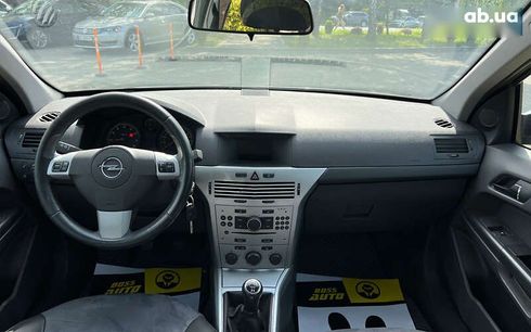 Opel Astra 2012 - фото 14