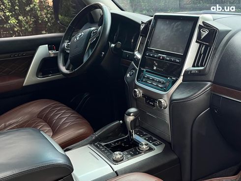 Toyota land cruiser 200 2017 черный - фото 36