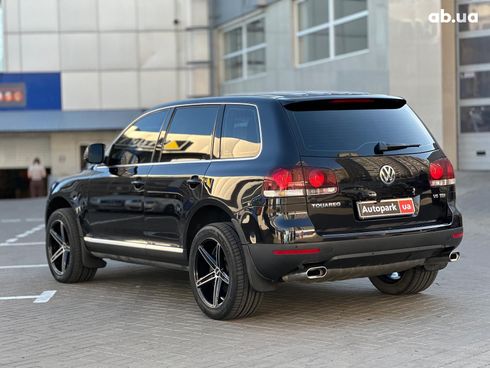 Volkswagen Touareg 2008 черный - фото 6
