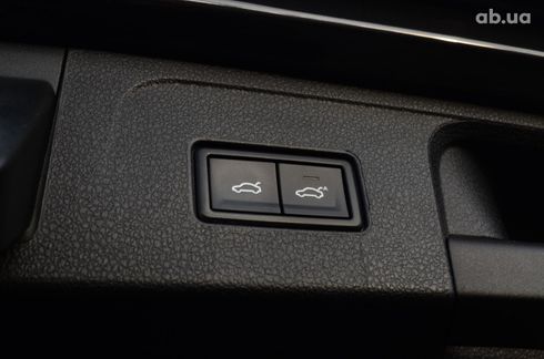 Volkswagen Passat 2017 черный - фото 12