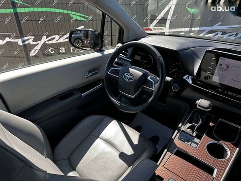 Toyota Sienna 2021 - фото 24
