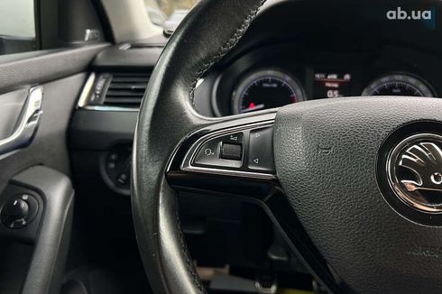Skoda Octavia 2019 - фото 11